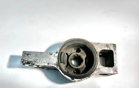 Volkswagen Golf V Front wishbone bush 1K0199231 1K0199231 1