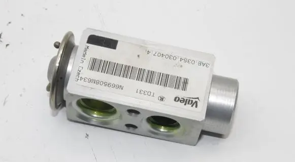 Land Rover Range Rover L322 Air conditioning (A/C) expansion valve 6981454