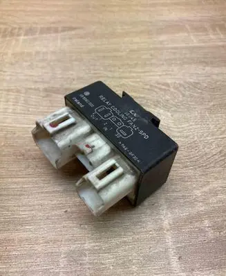 Volvo 850 Coolant fan relay 1398845 899962000