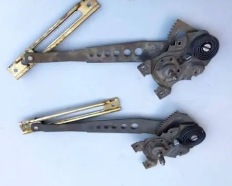 Mercedes-Benz E W123 Rear door manual window regulator 1237301346