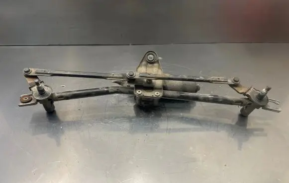 Hyundai i30 Front wiper linkage and motor 