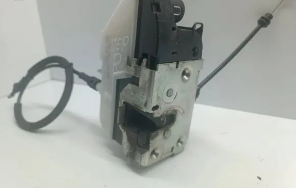 Citroen C3 Front door lock 46983280