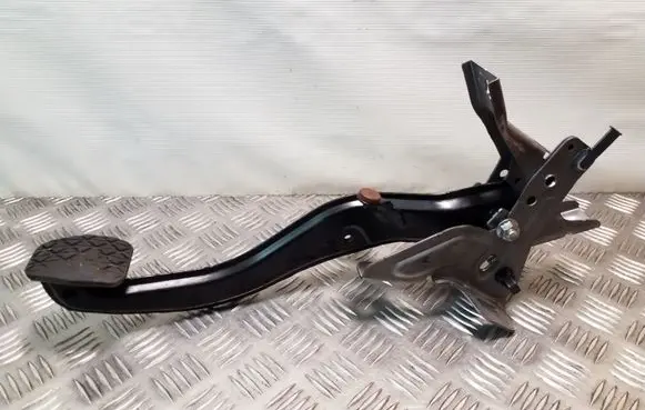 Mazda 6 Brake pedal
