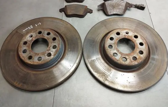 Volkswagen Scirocco Front brake disc