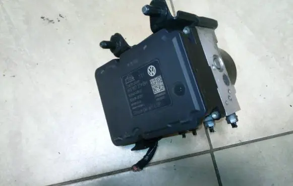 Skoda Octavia Mk2 (1Z) ABS Pump 1K0614517DD 1K0907379BH NE67311