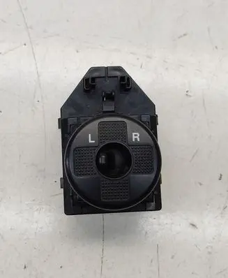 Hyundai Tucson JM Wing mirror switch