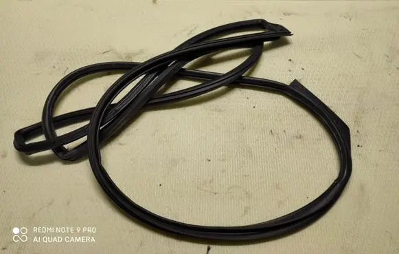 Hyundai i30 Rubber seal front door (on door) 