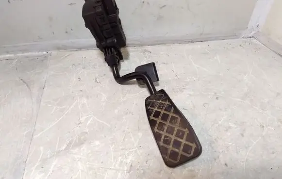 Audi A6 S6 C6 4F Accelerator throttle pedal 4F2721523 6PV00898402