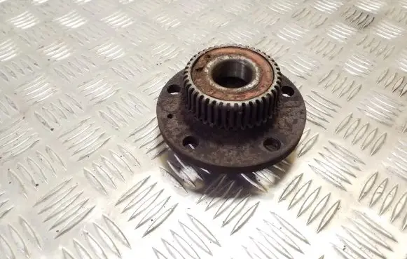 Volkswagen Golf IV Rear wheel hub