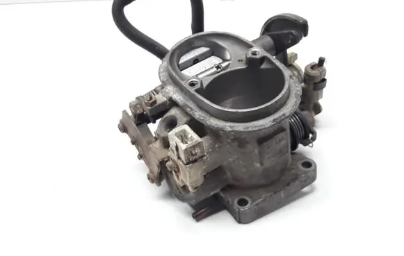 Volkswagen Golf II Throttle valve 057030063B