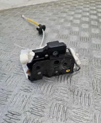 Audi A4 S4 B7 8E 8H Rear door lock