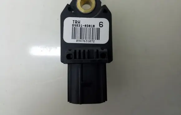 Toyota Yaris Airbag deployment crash/impact sensor 898310D010