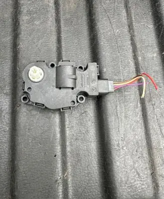 Audi Q5 SQ5 Intake manifold valve actuator/motor K9749007 EFB490