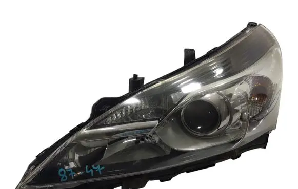 Toyota Verso Headlight/headlamp 811500F160