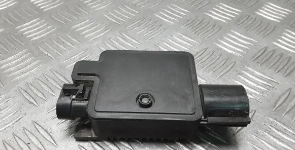 Volvo V40 Fan control module 940009302