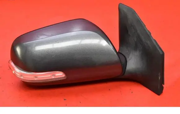Toyota Avensis Verso Front door electric wing mirror 020058