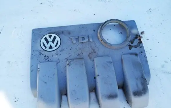 Volkswagen Golf V Engine cover (trim) 810552