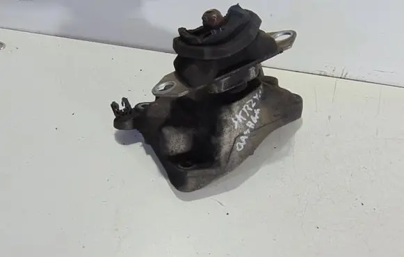 Nissan Qashqai Gearbox mounting bracket