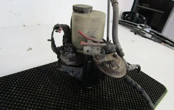 Opel Vectra C Power steering pump 