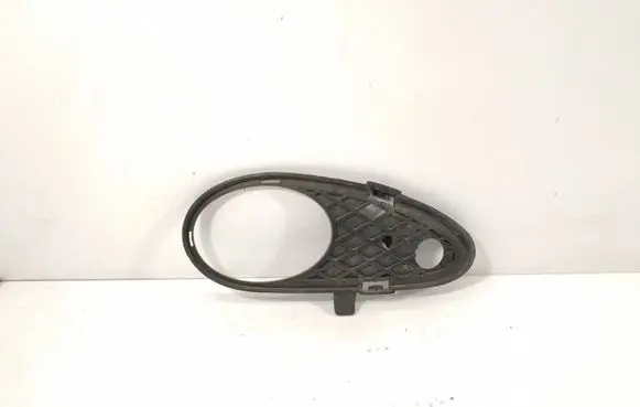 Mercedes-Benz C W203 Front bumper lower grill 2038850623 A2038850623