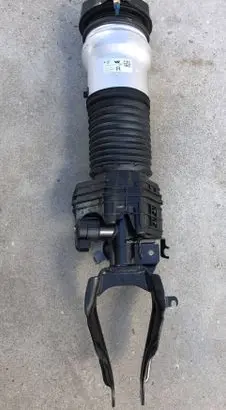 Porsche Cayenne (9Y0 9Y3) Front shock absorber/damper 9Y0616038P