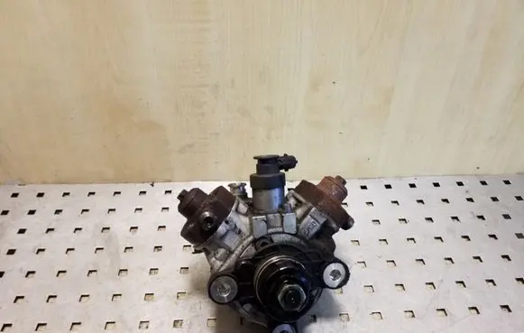 Volvo XC60 Fuel injection high pressure pump 0445010618 31272896