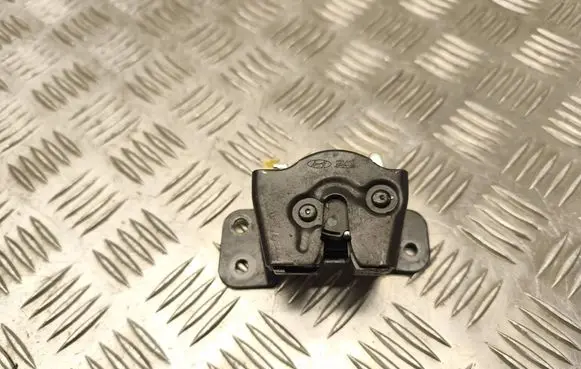 Hyundai Tucson JM Tailgate window lock/catch/latch 