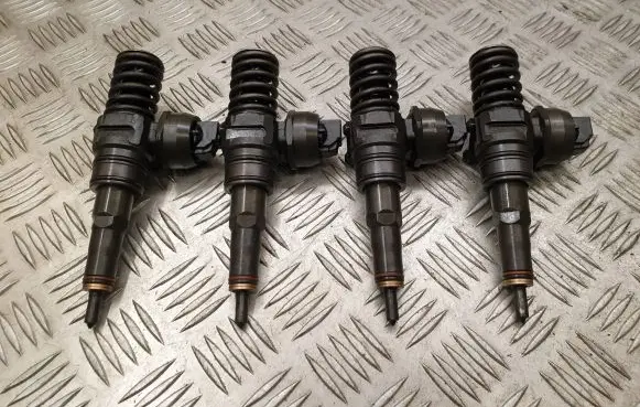 Skoda Fabia Mk1 (6Y) Fuel injectors set 038130073AG