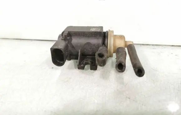 Volkswagen PASSAT B7 Turbo solenoid valve 1K0906627B 4011464A