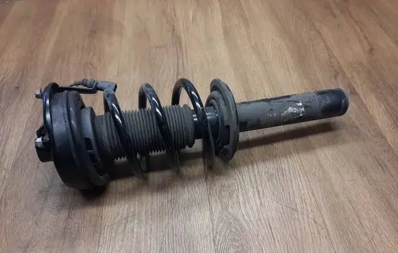 Porsche Macan (95B) Front shock absorber with coil spring 95B413031R
