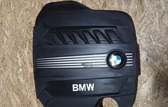 BMW X5 E70 Engine cover (trim) 15671610