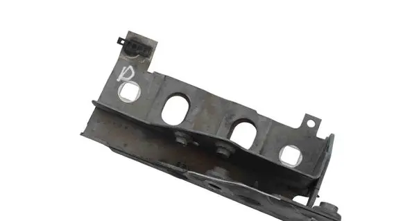 Land Rover Discovery 4 - LR4 Radiator support slam panel bracket 