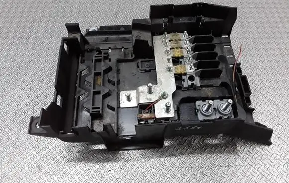Volkswagen Touareg I Fuse box set 7L0937548L