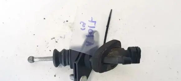 Opel Tigra B Clutch master cylinder 9126230
