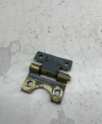 Mercedes-Benz S W116 Front door lower hinge 
