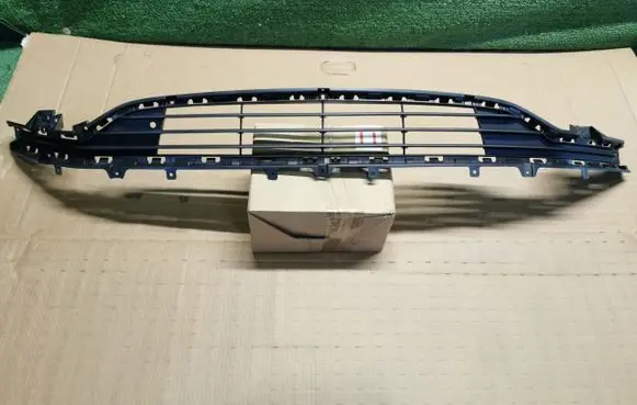 Opel Mokka X Front bumper lower grill 42506905