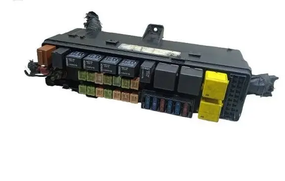 Chrysler 300M Fuse box set 04760135AB-KASACJA 04760135AB