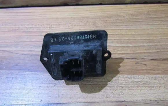 Mazda 626 Heater blower motor/fan resistor HB151GA5RA