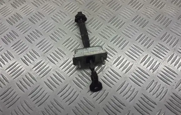 Opel Astra J Front door check strap stopper 13270612AB