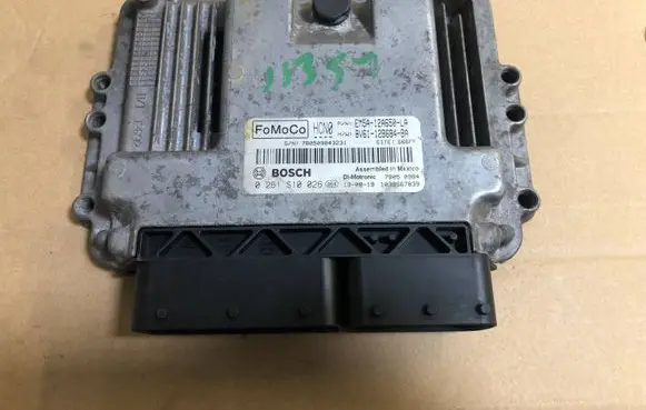 Ford Focus Engine control unit/module ECU BV61-12B684-BA EM5A-12A650-LA