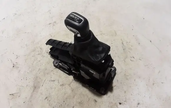 Volvo S90, V90 Gear shifter/selector 31437769