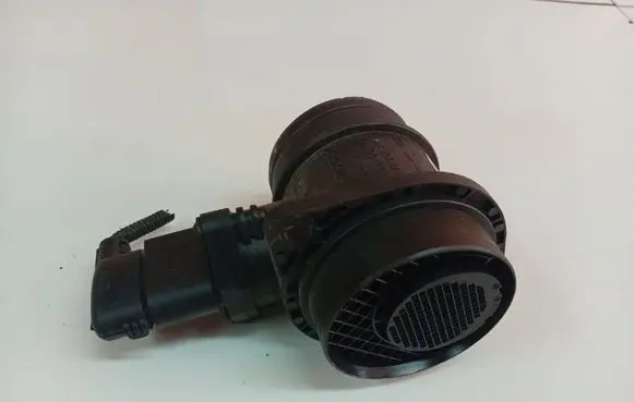 Volkswagen PASSAT B6 Mass air flow meter 0281002531