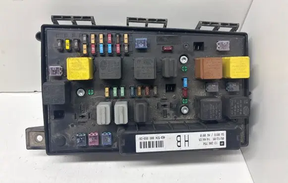 Opel Zafira B Fuse module 015349211