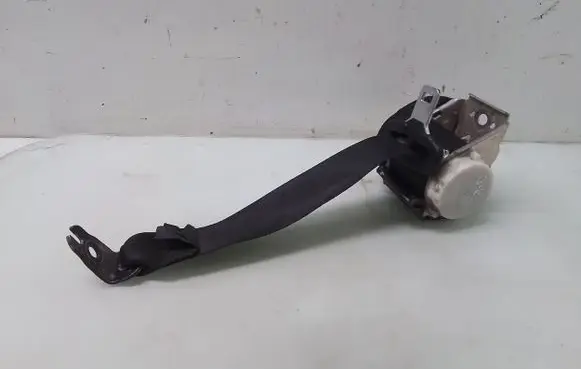 Ford Focus ST Rear seatbelt