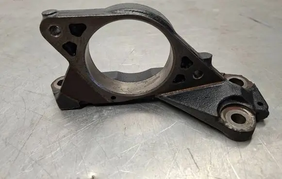 Ford Galaxy Engine mounting bracket 16Y24