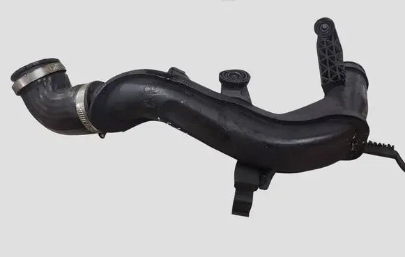 Volkswagen PASSAT CC Intercooler hose/pipe 5N0145770A 0281002401 038906051C