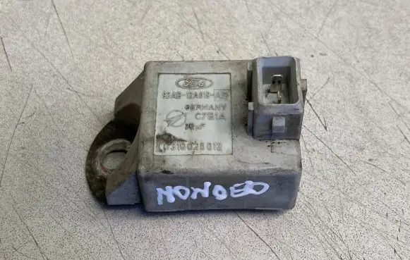 Ford Mondeo Mk III Ignition amplifier control unit 93AB12A019AB