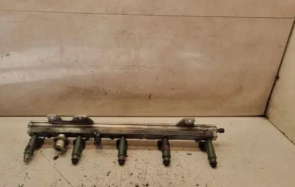 Fuel main line pipe