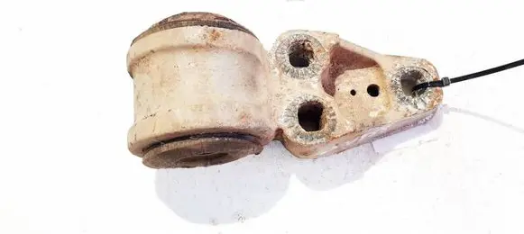 Volkswagen PASSAT B5 Rear axle beam mounts housing 
