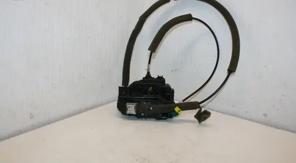 Nissan Note (E12) Front door lock